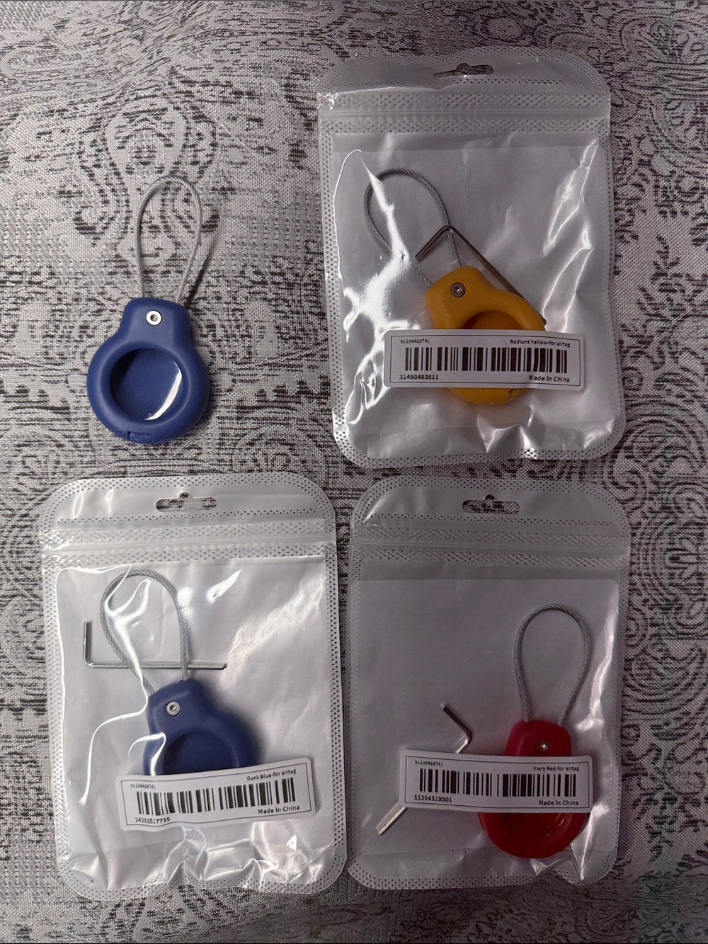 Keychain airtag holders - Blue(2), Yellow, Red - set of Four